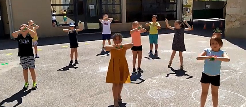 Un clip de Notre-Dame de Piétat contre le « Corona minus»