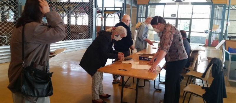 Distribution de masques auprès des Mirandais