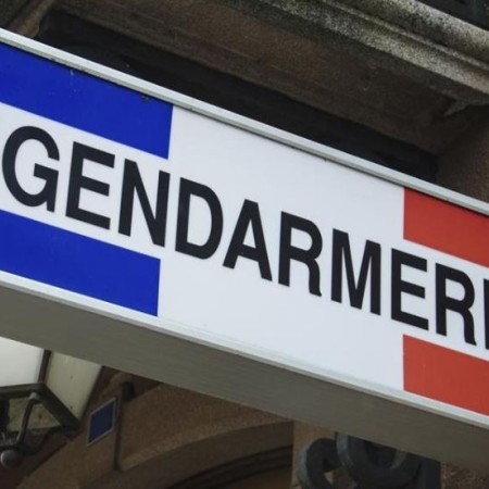 Panneau gendarmerie.JPG