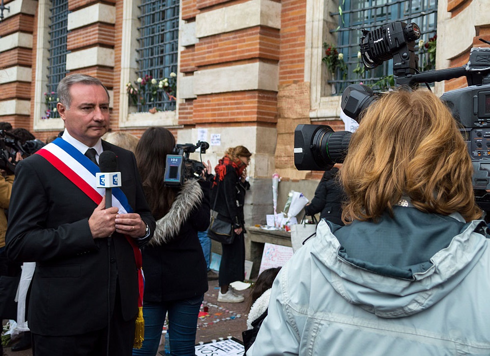 Jean-Luc Moudenc, le maire sortant, devant le capitole (source: Gyrostat - Wikimedia, CC-BY-SA 4.0)