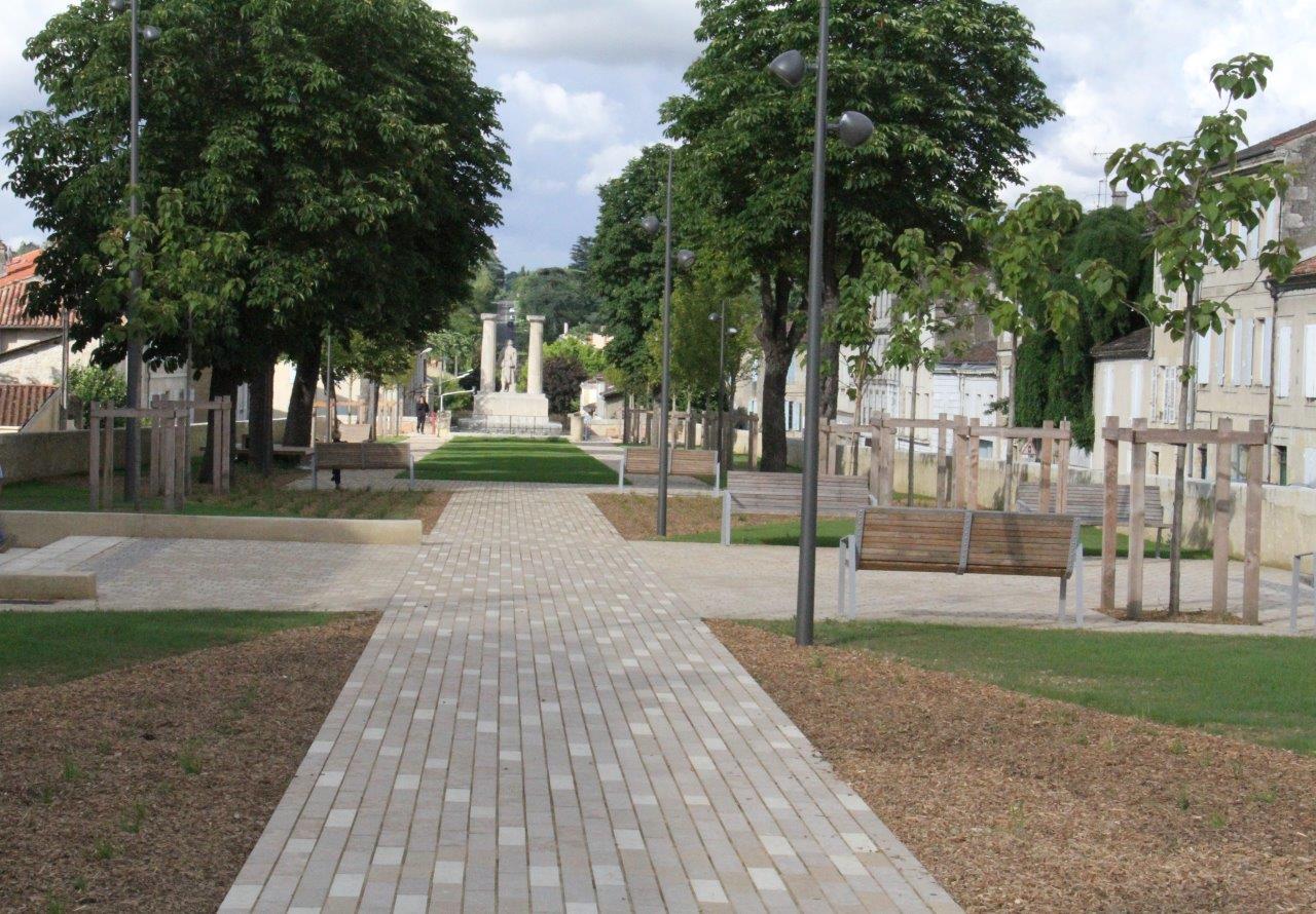 Le chantier sans doute le plus controversé ! Mais finalement, peut-être, le nom de Gérard Dubrac restera-t-il attaché positivement à la rénovation de ces Promenades ?