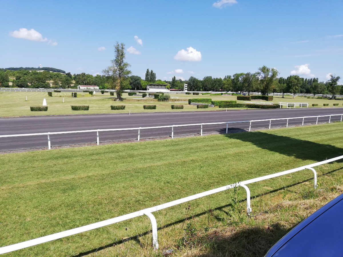 Hippodrome du Baron à Castéra-Verduzan