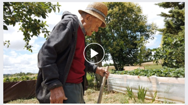 Vidéo - Le doyen du Gers, 106 ans, avec sa pioche au potager !