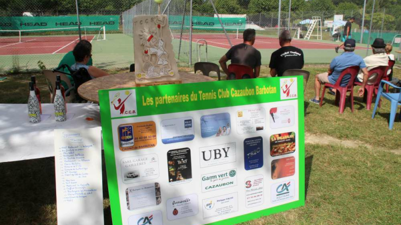 Le tournoi de tennis officiel et annuel est annulé