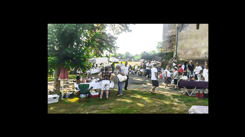 Marché de produits locaux et vide-greniers