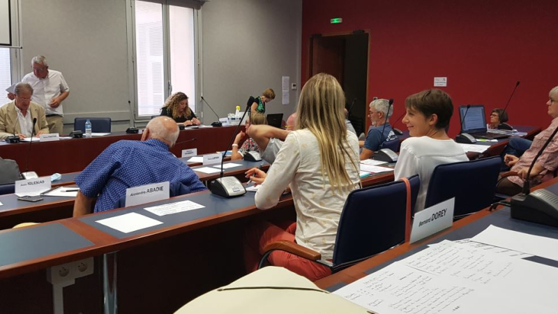 Conseil municipal d'une séance à l'autre