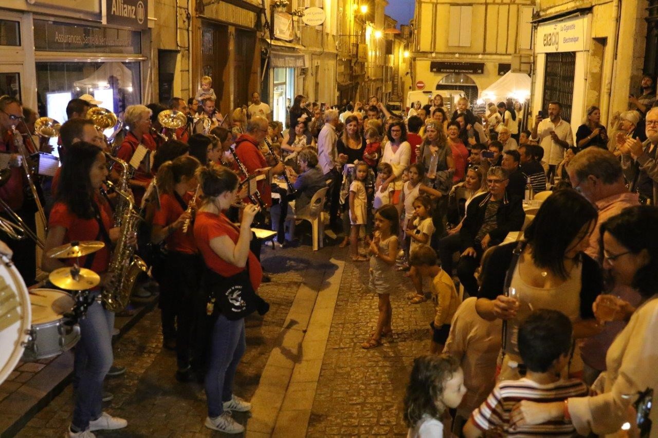 En 2019, les Mardis de l'été ressemblaient à cela. Pour l'édition 2020, il faudra respecter la distanciation entre les participants - Photo Marc Le Saux