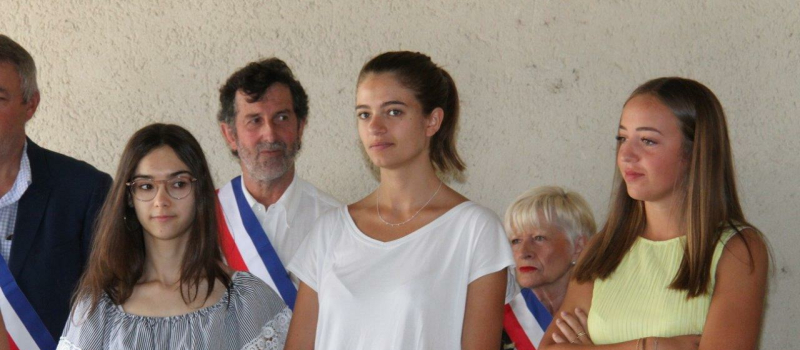 Cérémonie dans les jardins de l'hôtel de ville