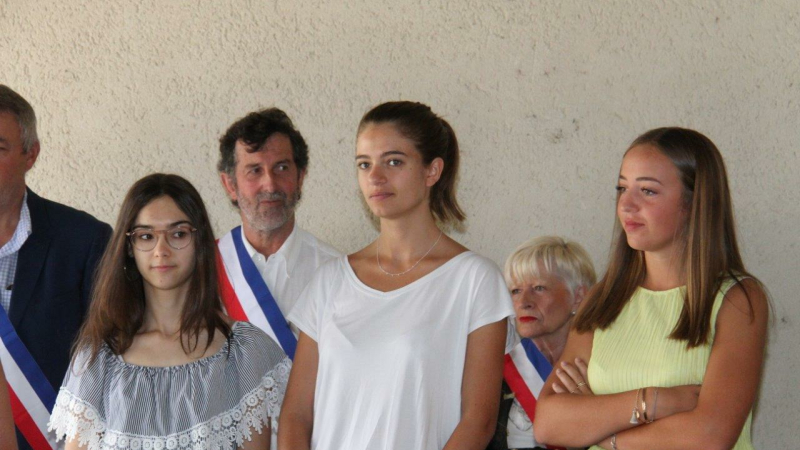 Cérémonie dans les jardins de l'hôtel de ville
