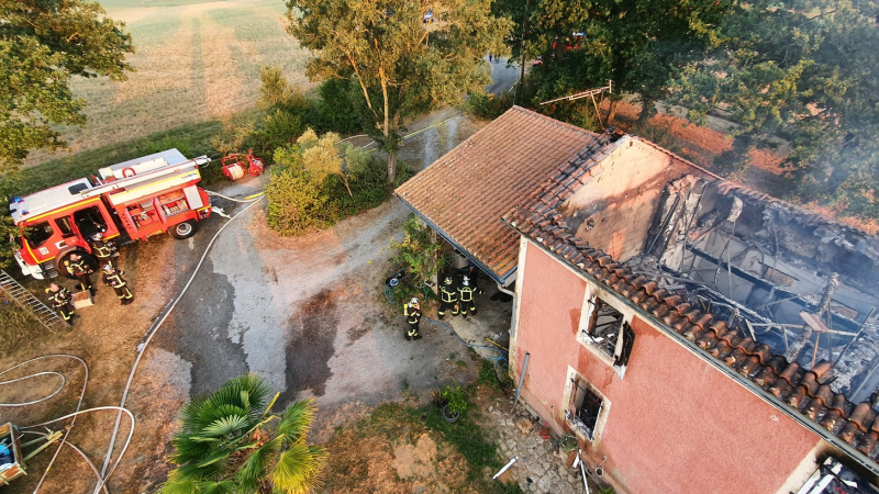 Une maison détruite par un incendie