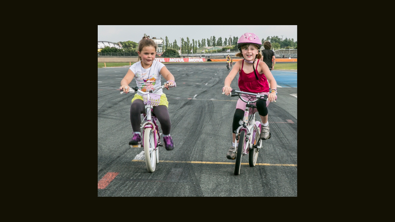 Piste restreinte pour les cyclos de compétition au circuit de Nogaro 