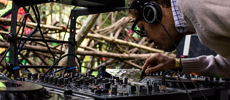 Une grande nouveauté : un atelier de musique électronique et urbaine