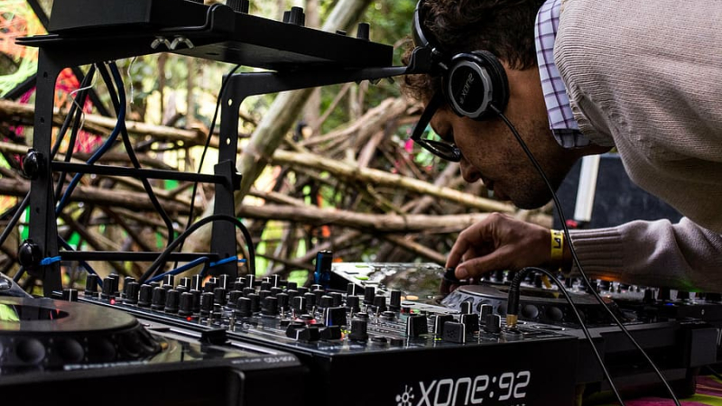 Une grande nouveauté : un atelier de musique électronique et urbaine