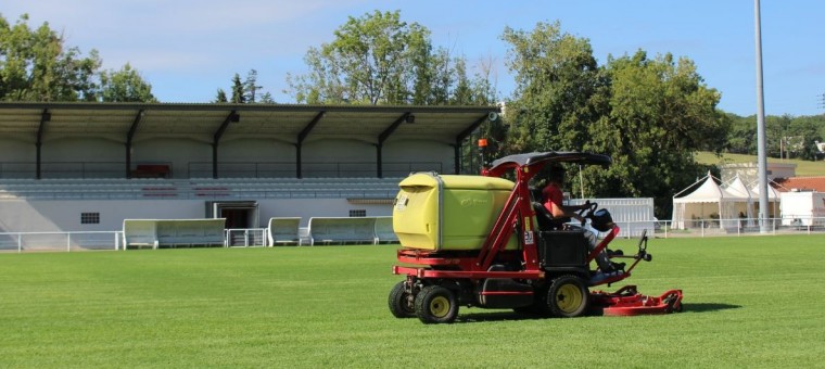 stade e carriere auch.JPG