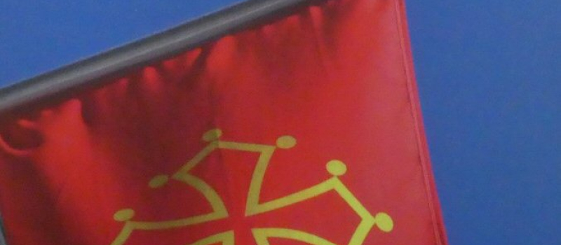 L'attestation dérogatoire de déplacement peut être bilingue et donc en gascon-français ..