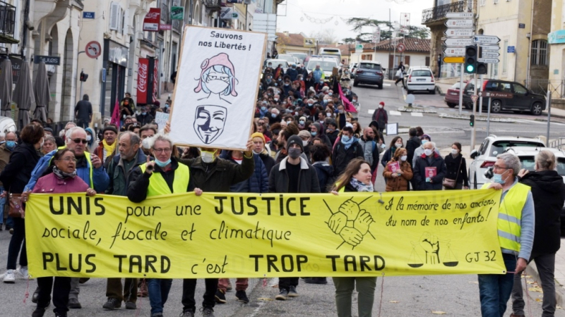Un défilé de 300 personnes contre le projet de loi "sécurité globale"