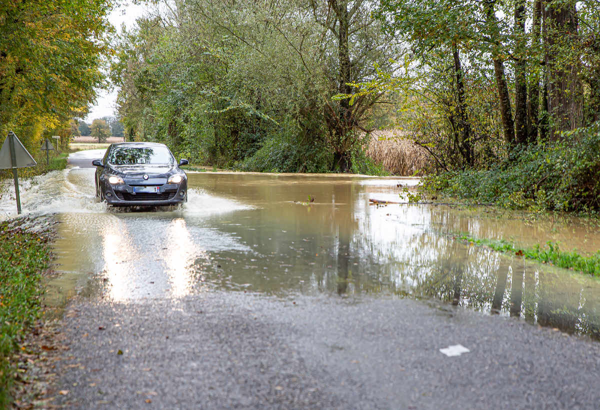 Une route inondée dans les environs de Nogaro - Photo Roland Houdaille