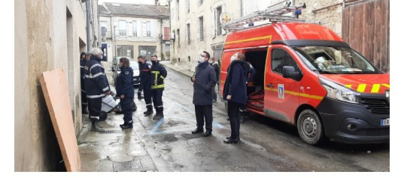 Inondations à Vic : les pompiers et les agents de la mairie au service de la population
