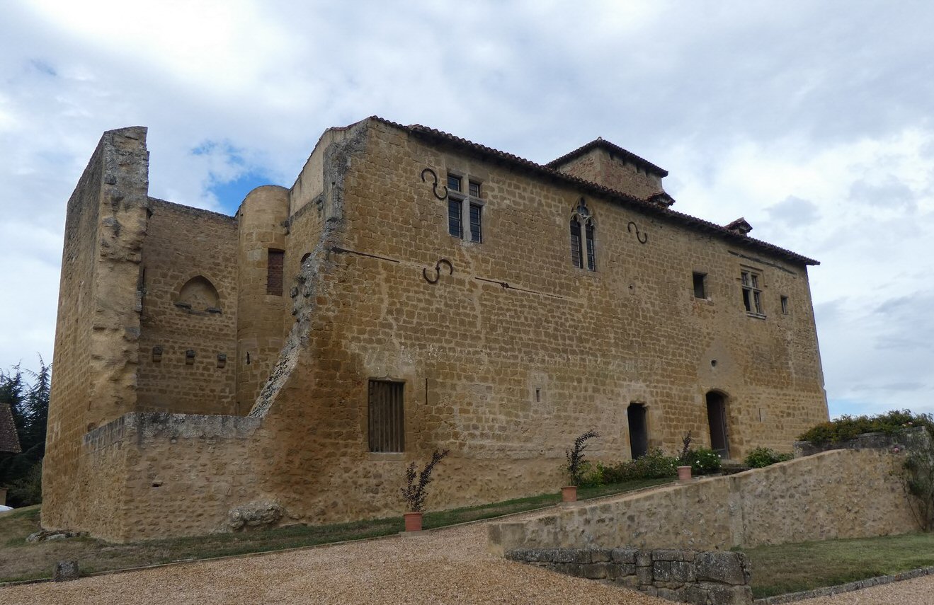  Une imposante bâtisse typique des châteaux gascons 