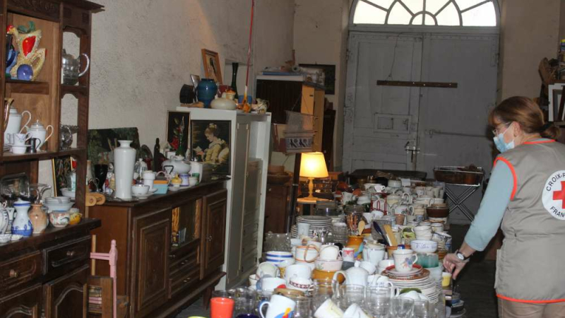 Le Bric-à-brac de la Croix-Rouge est ouvert