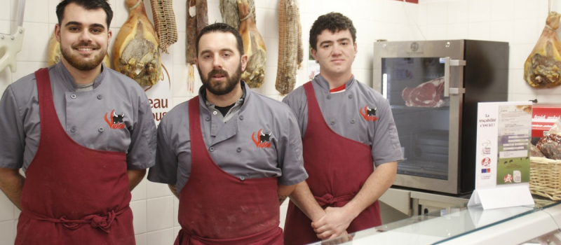 Une bougie sur l’entrecôte de la Boucherie du Coin