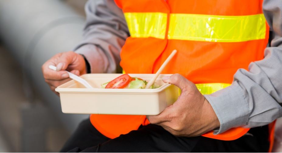 Manger sur le pouce, le quotidien des ouvriers du BTP depuis que les restaurateurs ont fermé leurs portes