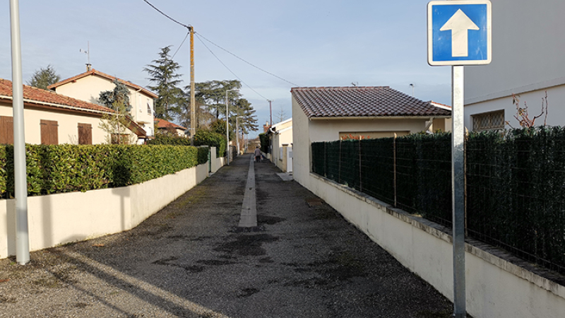 Rue des Écoliers en sens unique