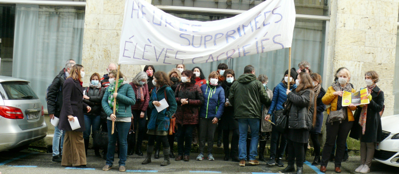 Les enseignants des collèges Salinis et Mathalin manifestent leurs inquiétudes 