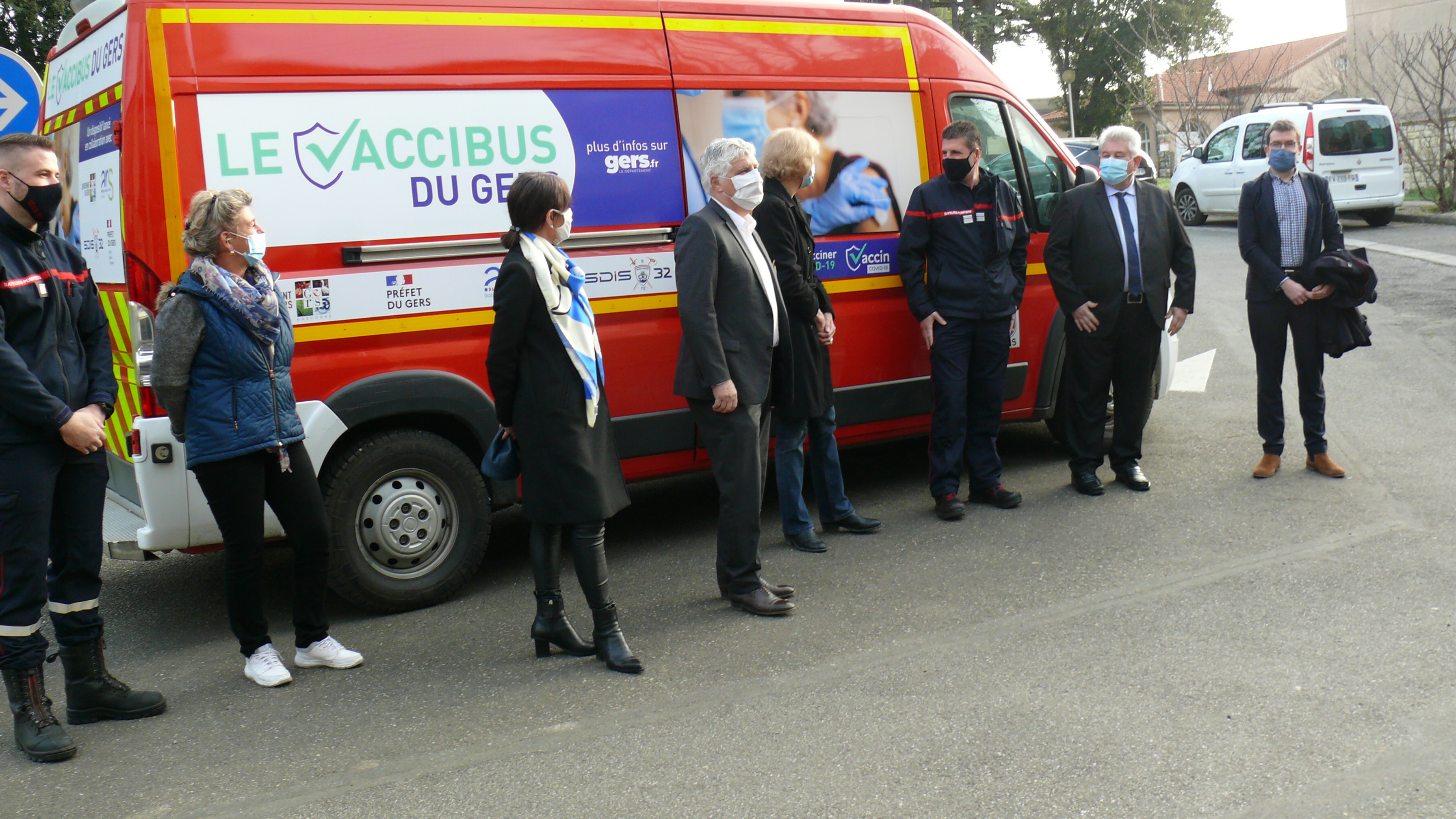 Ils ont participé à l'inauguration du vaccibus : Yoann Porterie, Florence Collet, Delphine Gray-Dumas, Philippe Martin, Florence Briffod, colonel Xavier Pergaud, Bernard Gendre, Julien Fecherolle.