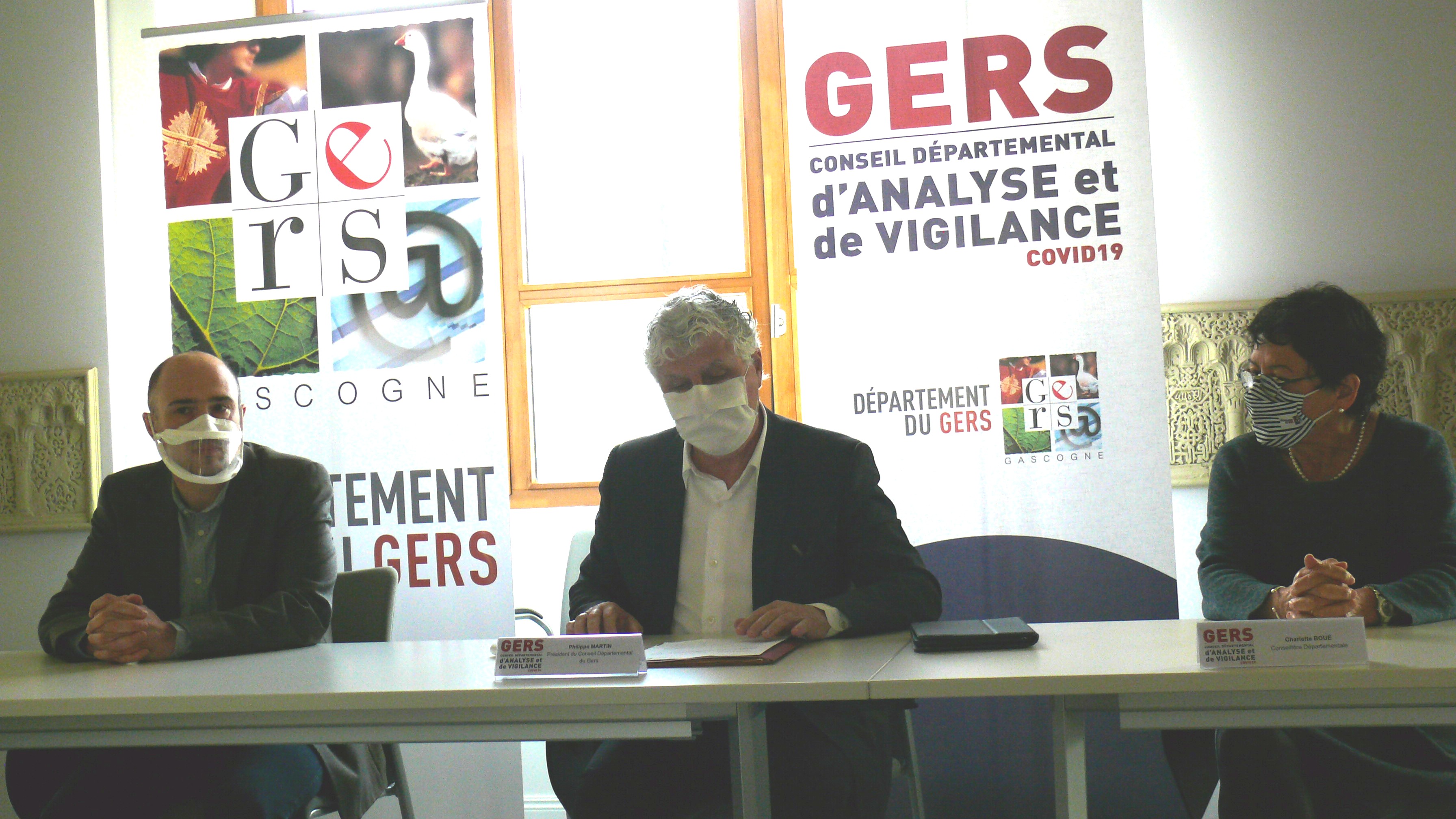 Philippe Martin entouré de Jérôme Samalens et de Charlette Boué.