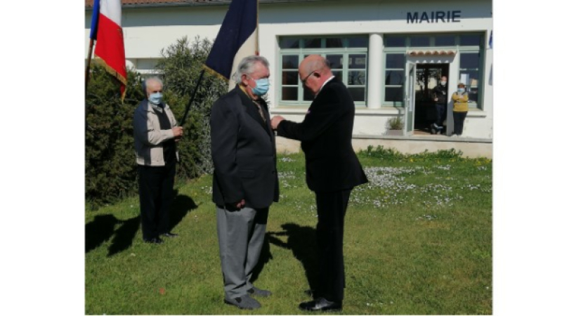 Gabriel Vignolles reçoit la Médaille Militaire