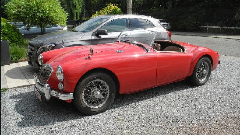Vieille voiture ou voiture ancienne !