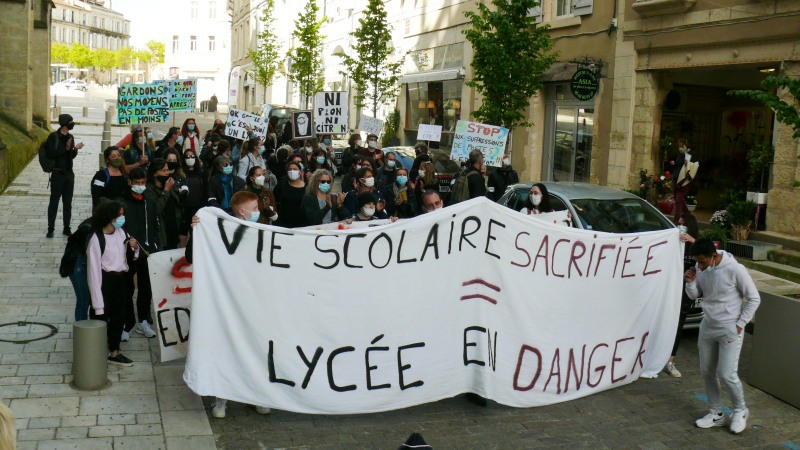 Manifestation contre la suppression d'un poste CPE au lycée Pardailhan
