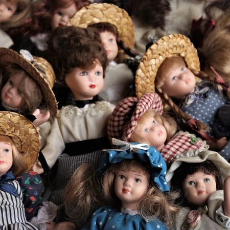 toys-dolls-antique-nostalgia.jpg