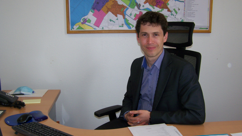 Rencontre de Christophe Cerpedes, nouveau Directeur Général des services à la mairie de L'Isle-Jourdain