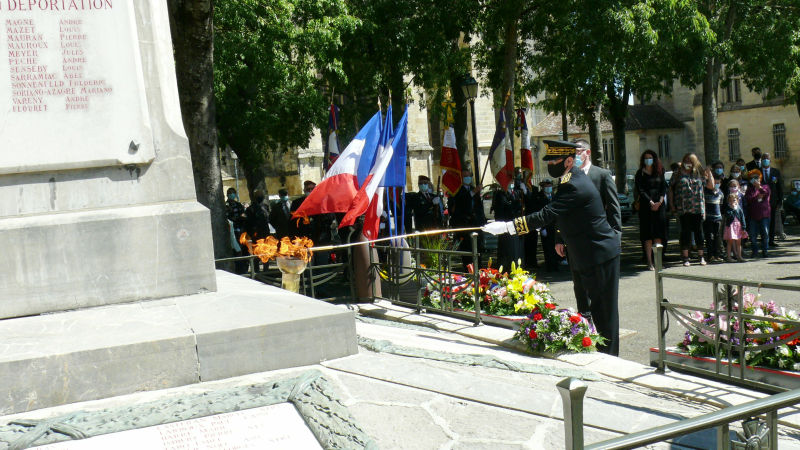 Commémoration du 8 mai : une cérémonie bien suivie par les autorités civiles et militaires