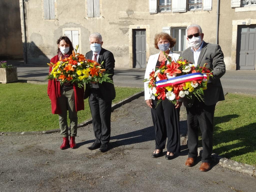 Mme Verdier, adjointe, M. Blay, Maire, Mme Dejean-Dupebe, conseillère départementale et M. Faubec, adjoint, avant le dépôt des gerbes