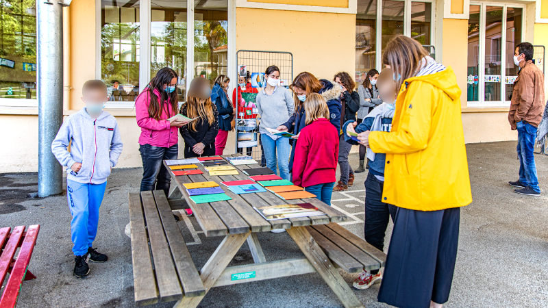 L’atelier photo de Nina Medioni et des enfants expose à l’école du Houga