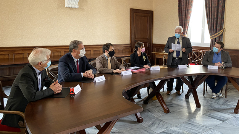 Petite villes de demain signature d'une convention
