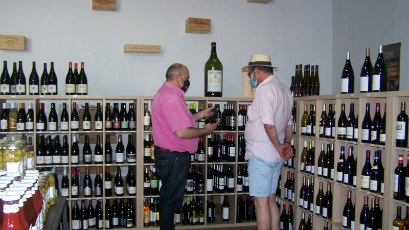 " Le choix du vin" : un espace idéal de 170m² entre l'Isle-Jourdain et Ségoufielle