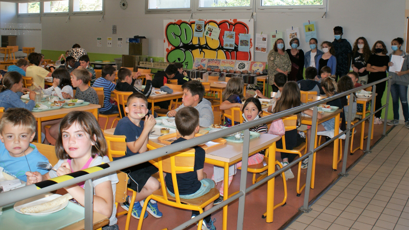 viva España a la cantina du collège Pasteur