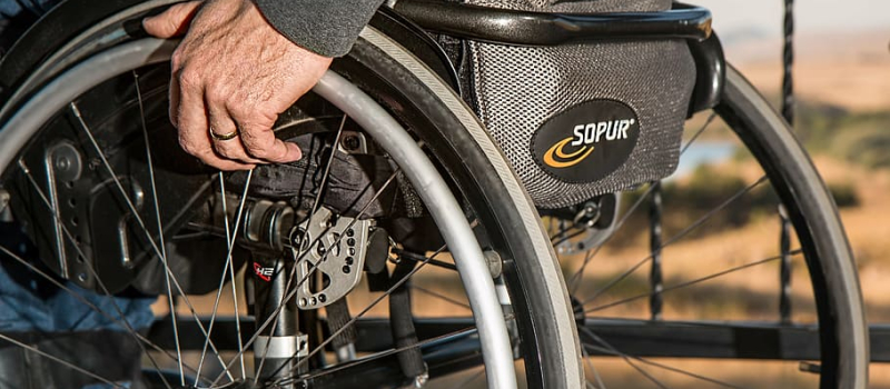 La majorité refuse aux personnes handicapées leur dignité