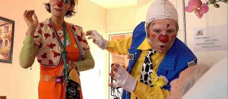 Cette semaine, une rencontre avec des clowns thérapeutes