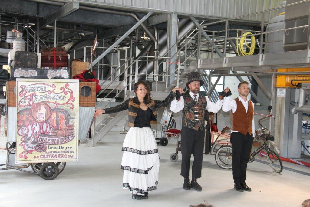 Eponine, Paul et Jeannot saluent le public - Photo Marc Le Saux