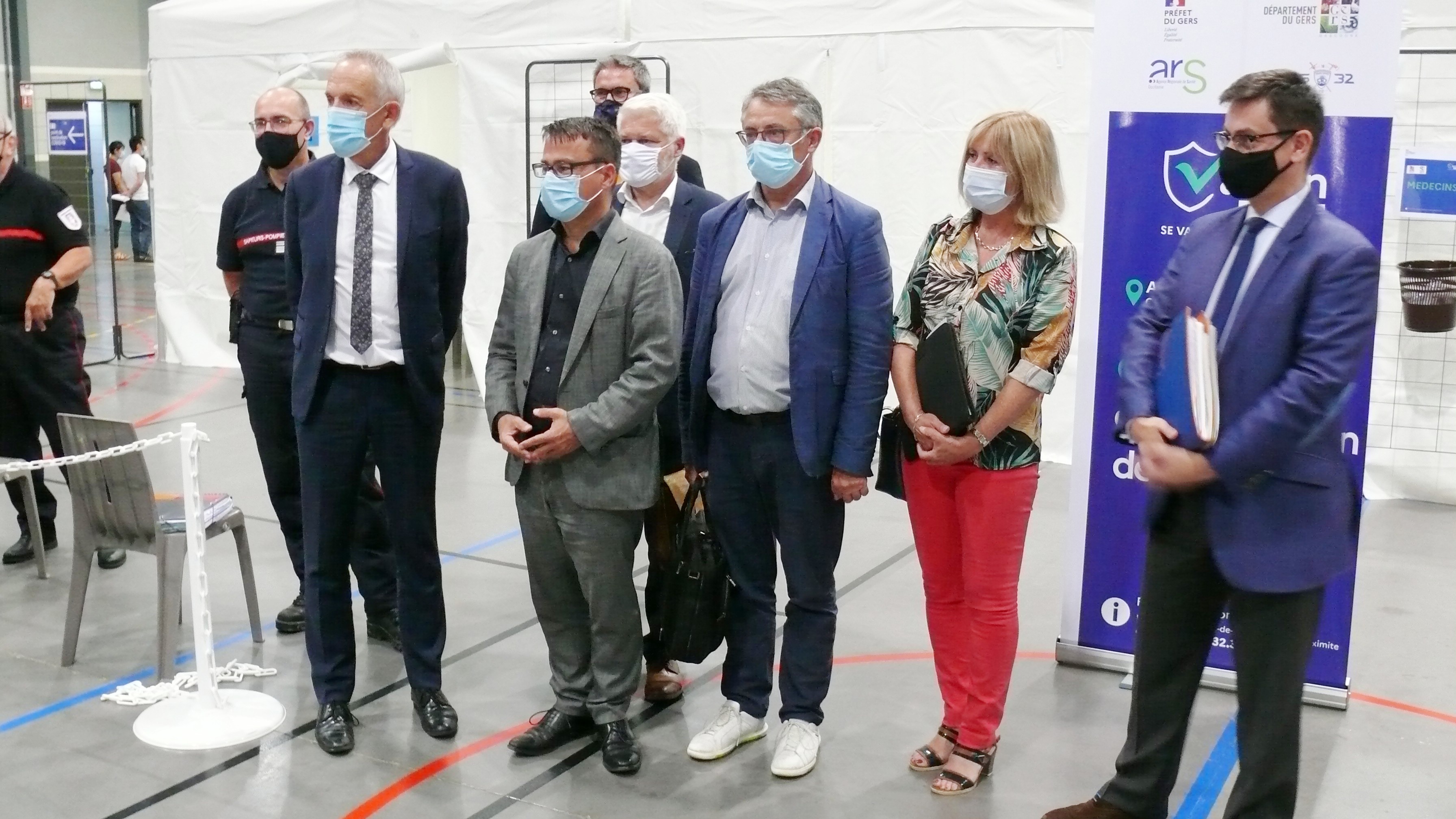 Pierre Ricordeau entouré de Christian Laprébende, Jean-Michel Blay, Michel Baylac, Sylvie Lacarrière et Xavier Brunetière.