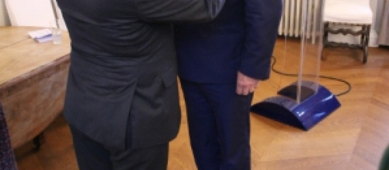 Remise des insigne de Chevalier de l'Ordre national du Mérite à Monsieur Jean-Claude Hernandez