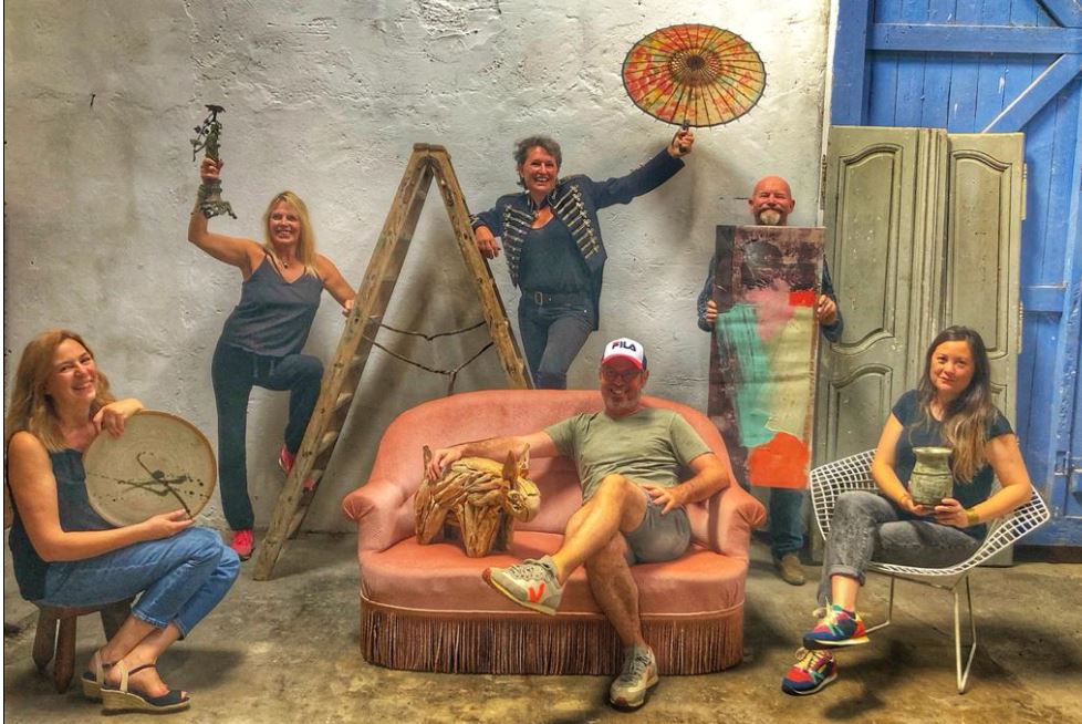 Six brocanteurs.... photo dr