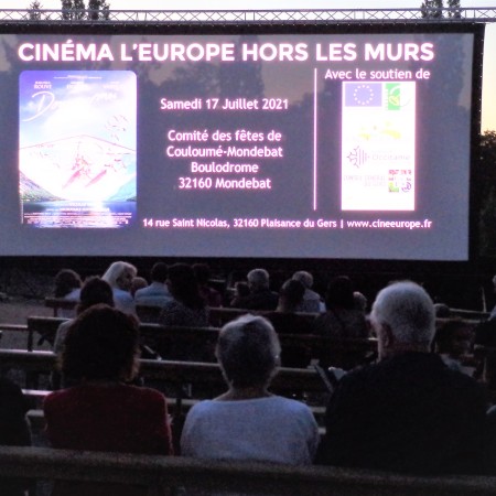 plus de cent spectateurs sur le boulodrome de Mondébat (1_) (2).JPG