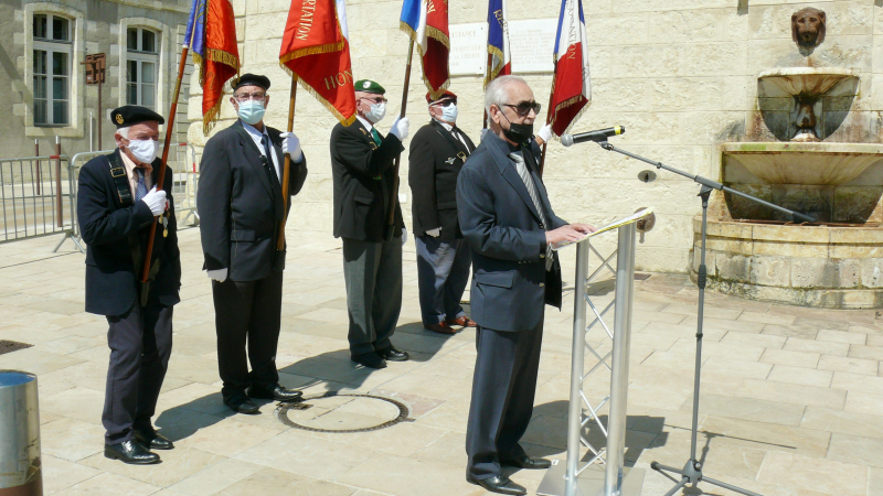 Hommage a été rendu aux victimes des crimes racistes et antisémites de l'État Français et aux Justes de France
