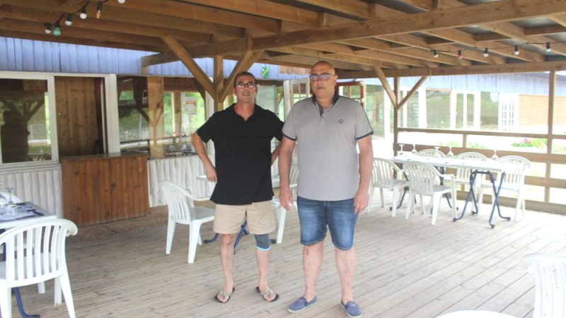 Les Frérots ont repris le  restaurant du lac